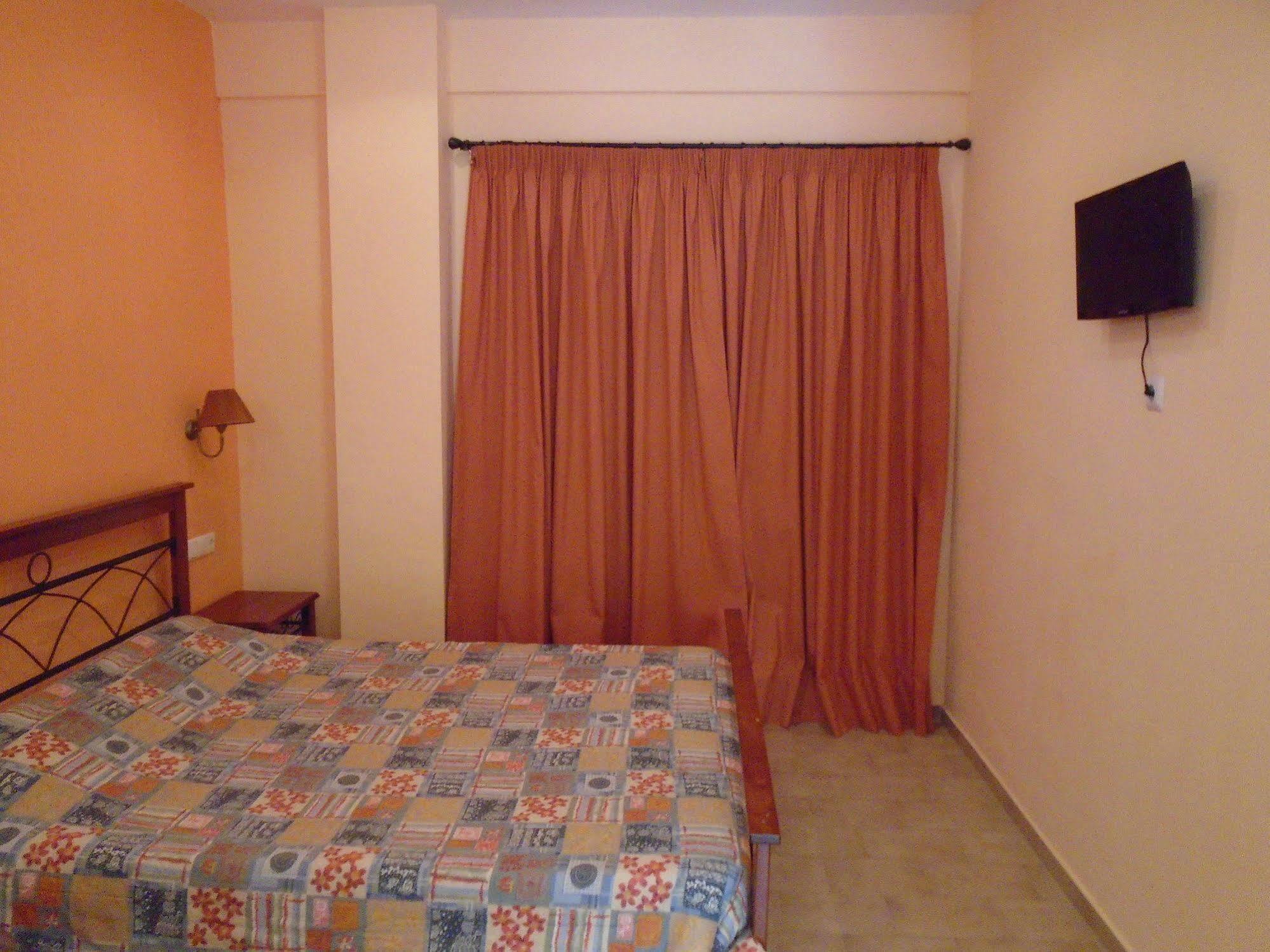 Adonis Beach Hotel Ηράκλειο Κρήτης Εξωτερικό φωτογραφία